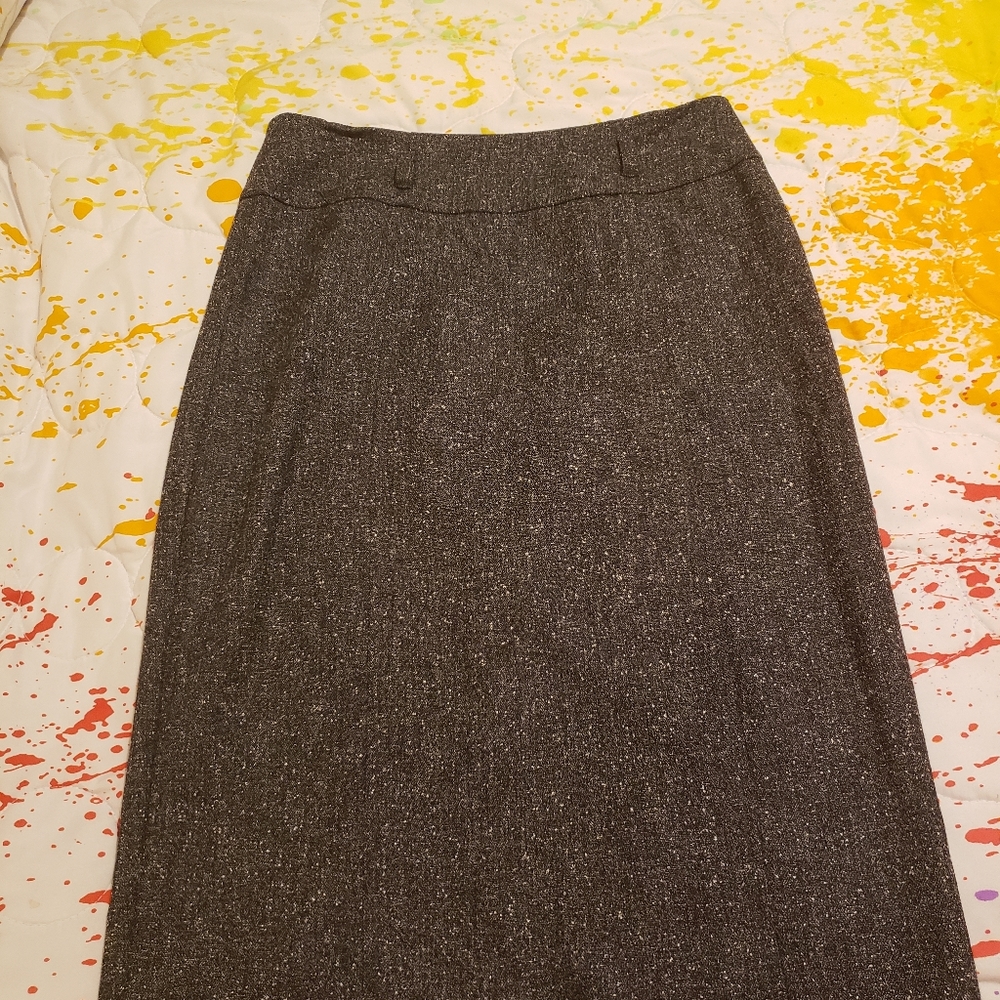New York & Company black and whiite skirt with belt, Stretch Size 4 Slit in back